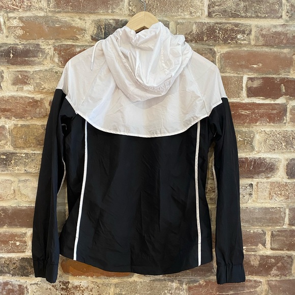Nike Windbreaker - Picture 4 of 4